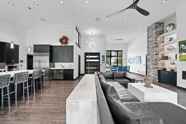 W3830 Scotch Bush ROAD, Elkhorn, WI 53121