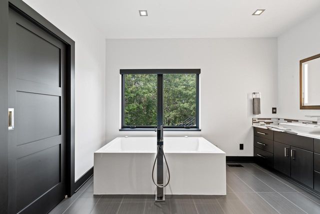 W3830 Scotch Bush ROAD, Elkhorn, WI 53121