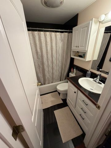 46 Roberts Dr. 46, Bedford, MA 01730