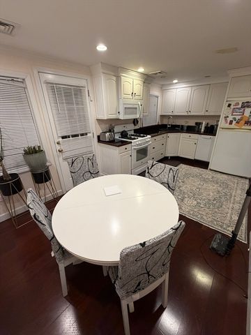 46 Roberts Dr. 46, Bedford, MA 01730