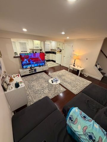 46 Roberts Dr. 46, Bedford, MA 01730