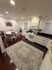 46 Roberts Dr. 46, Bedford, MA 01730