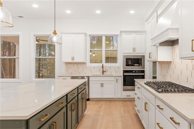 200 Knollwood Bend, Canton, GA 30015