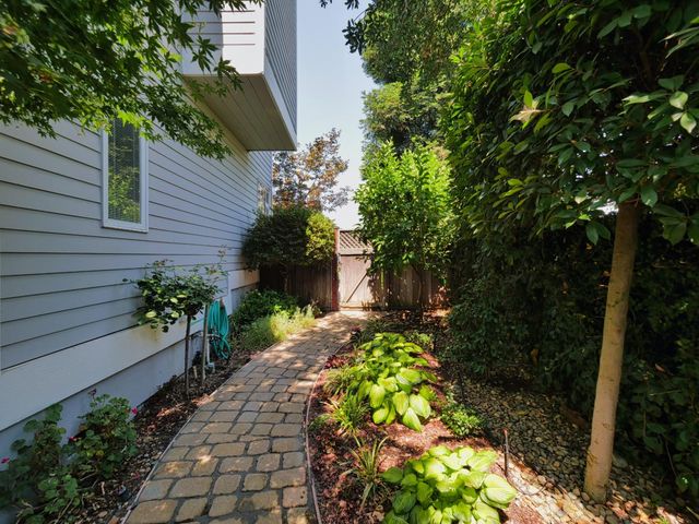 9736 Snowberry Way, Orangevale, CA 95662