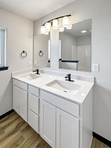 628 BULL RUN DR, Box Elder, SD 57719