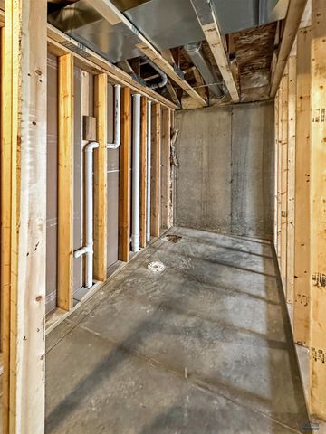 628 BULL RUN DR, Box Elder, SD 57719