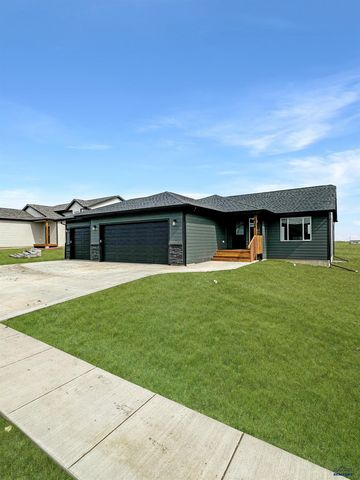 628 BULL RUN DR, Box Elder, SD 57719
