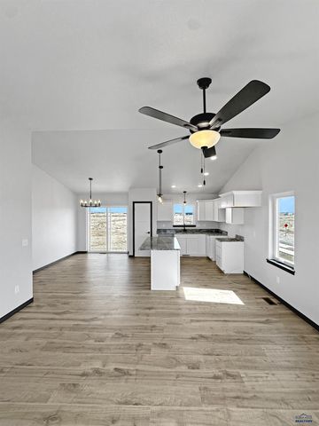 628 BULL RUN DR, Box Elder, SD 57719