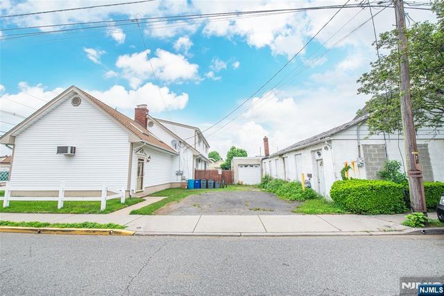 84 Locust Avenue, Wallington, NJ 07057