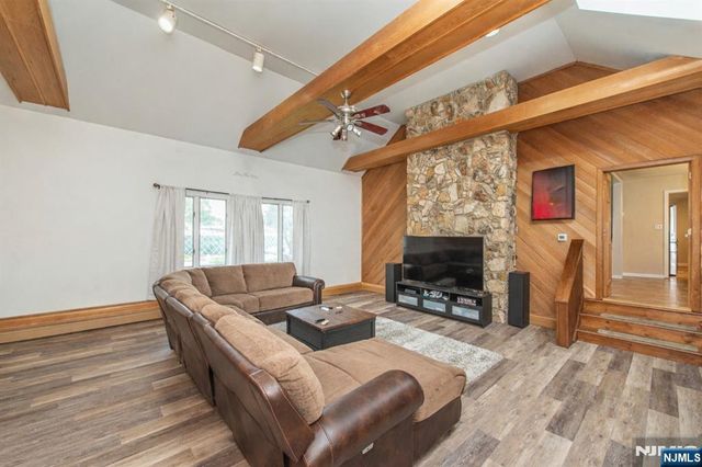 84 Locust Avenue, Wallington, NJ 07057