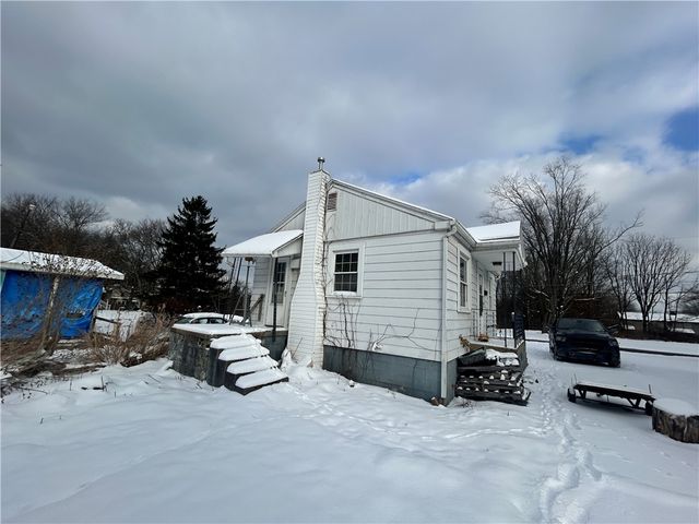 3079 Mcclelland Ave, Union Twp, PA 16101