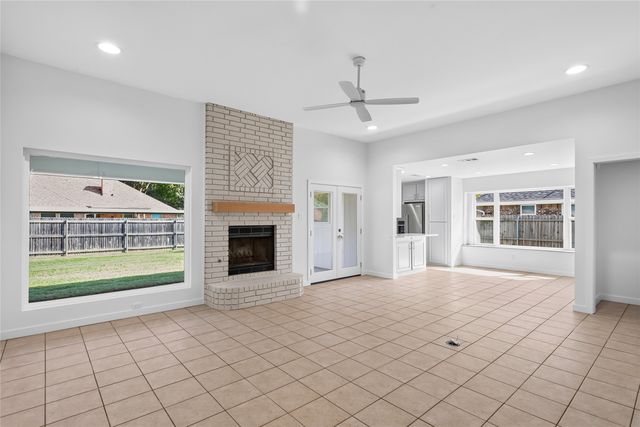 332 College Street S, Keller, TX 76248