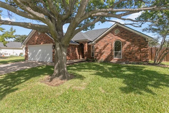 332 College Street S, Keller, TX 76248