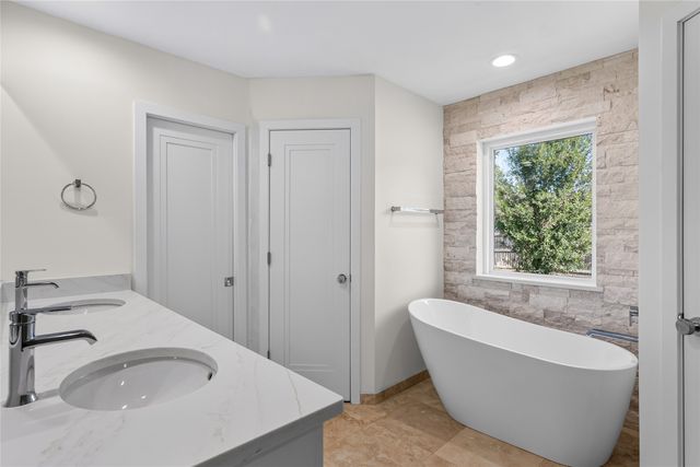 332 College Street S, Keller, TX 76248