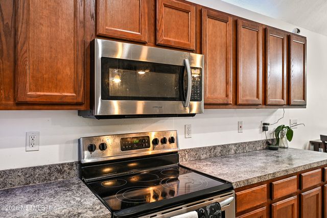 494 APPLE CREEK DRIVE Drive, Jacksonville, FL 32218