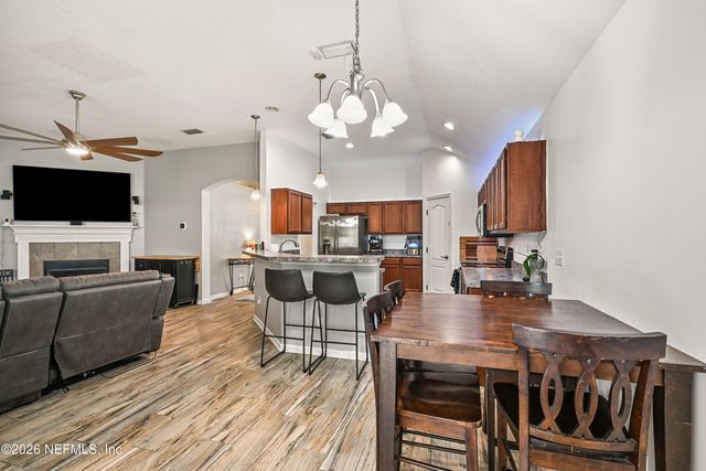 494 APPLE CREEK DRIVE Drive, Jacksonville, FL 32218