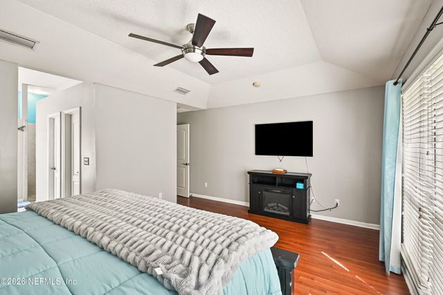 494 APPLE CREEK DRIVE Drive, Jacksonville, FL 32218