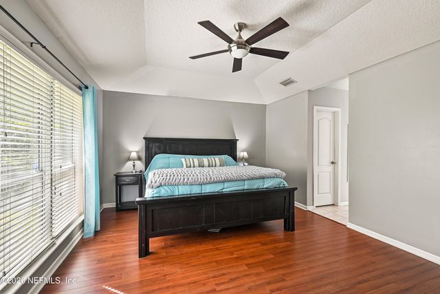 494 APPLE CREEK DRIVE Drive, Jacksonville, FL 32218