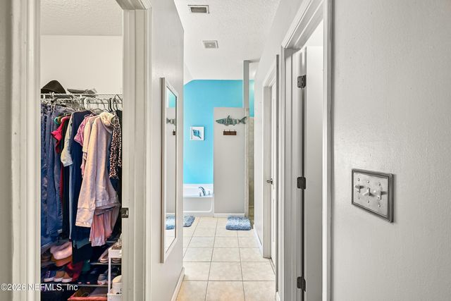 494 APPLE CREEK DRIVE Drive, Jacksonville, FL 32218