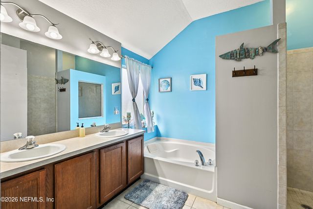 494 APPLE CREEK DRIVE Drive, Jacksonville, FL 32218