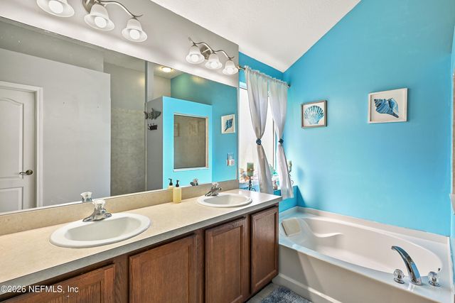 494 APPLE CREEK DRIVE Drive, Jacksonville, FL 32218