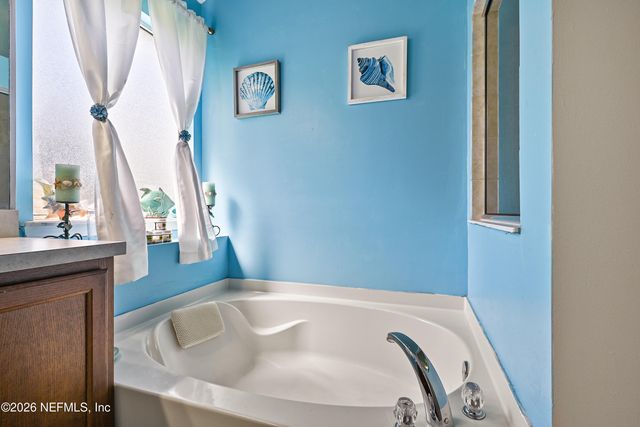 494 APPLE CREEK DRIVE Drive, Jacksonville, FL 32218