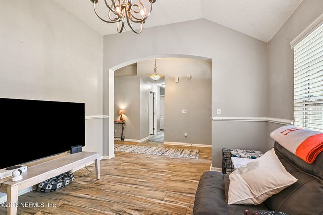 494 APPLE CREEK DRIVE Drive, Jacksonville, FL 32218