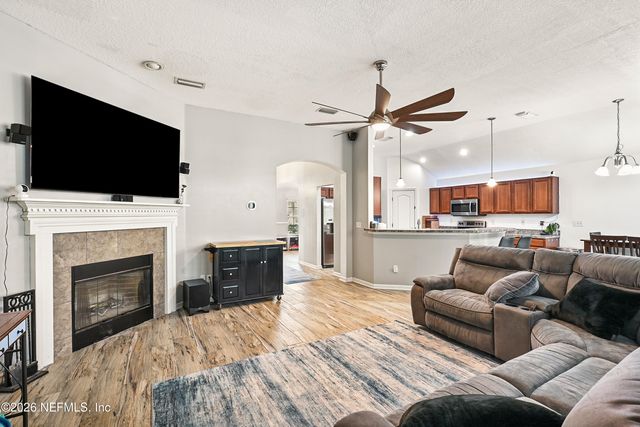 494 APPLE CREEK DRIVE Drive, Jacksonville, FL 32218