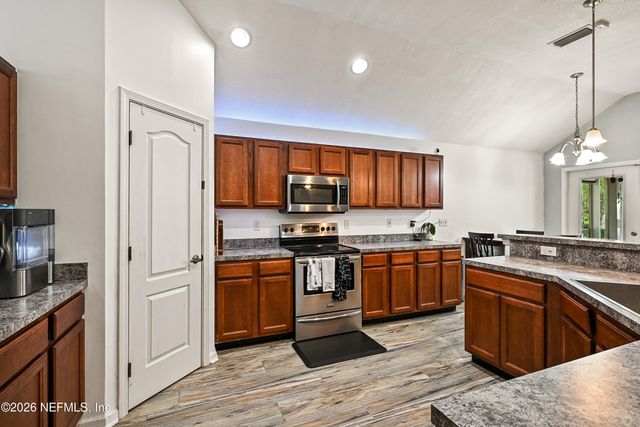 494 APPLE CREEK DRIVE Drive, Jacksonville, FL 32218