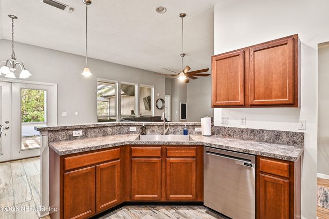 494 APPLE CREEK DRIVE Drive, Jacksonville, FL 32218