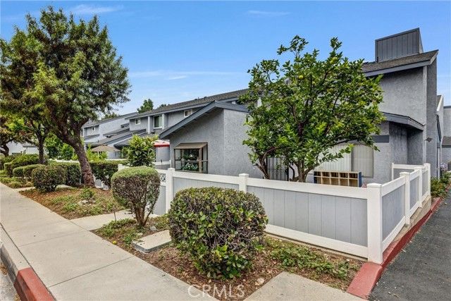 900 W Sierra Madre 44, Azusa, CA 91702