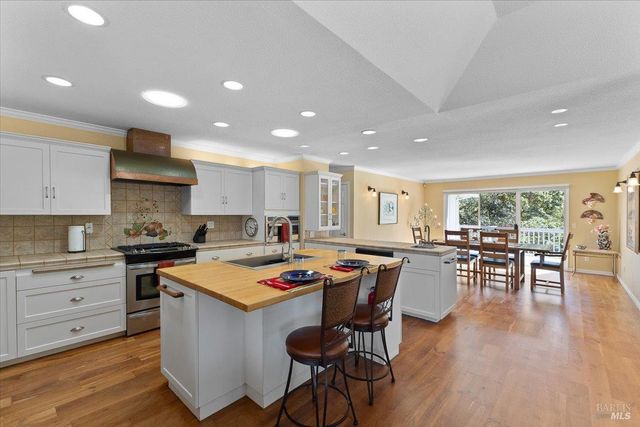 445 Crestridge Pl, Santa Rosa, CA 95409