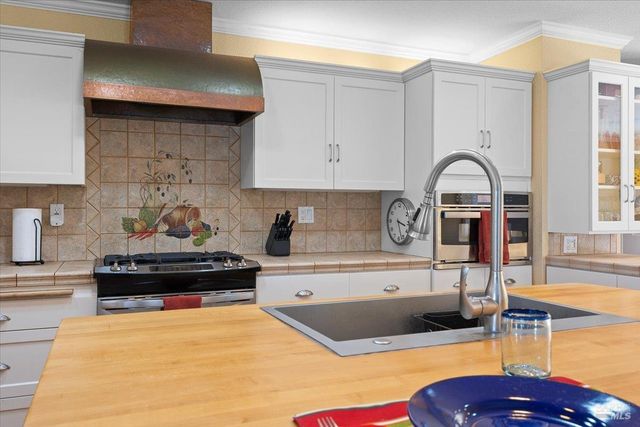 445 Crestridge Pl, Santa Rosa, CA 95409