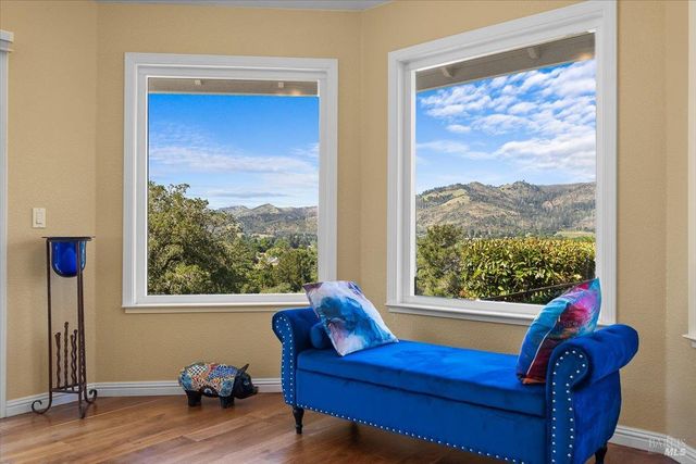 445 Crestridge Pl, Santa Rosa, CA 95409