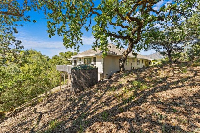 445 Crestridge Pl, Santa Rosa, CA 95409