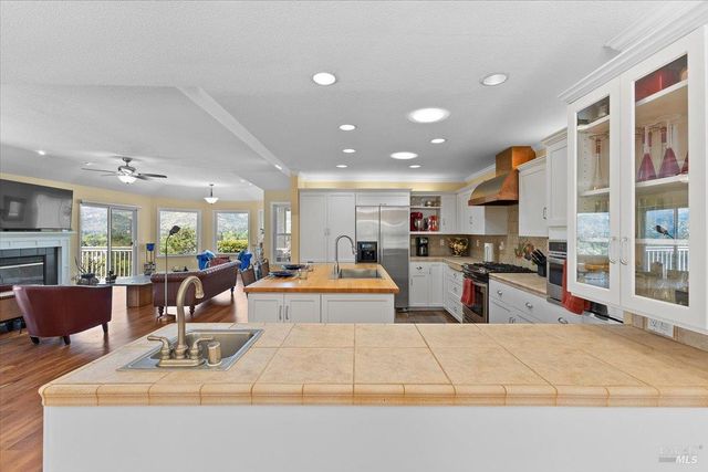 445 Crestridge Pl, Santa Rosa, CA 95409