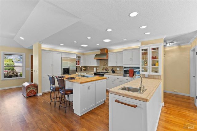 445 Crestridge Pl, Santa Rosa, CA 95409