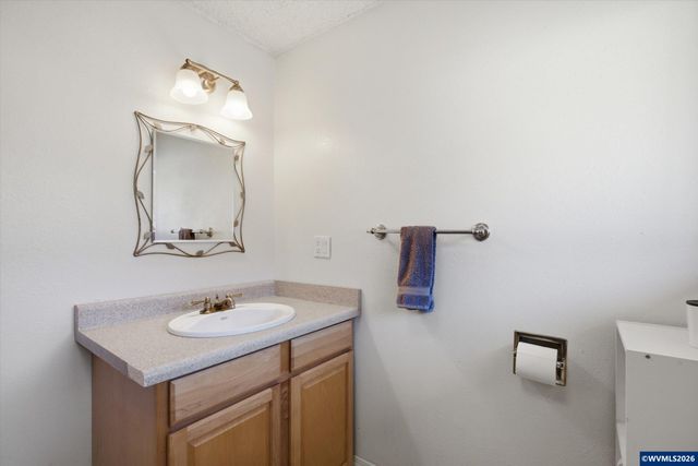 22479 S Penman Rd, Oregon City, OR 97045