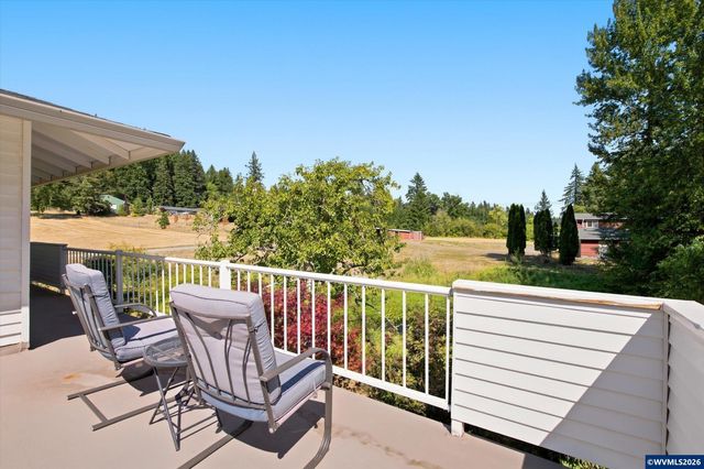 22479 S Penman Rd, Oregon City, OR 97045