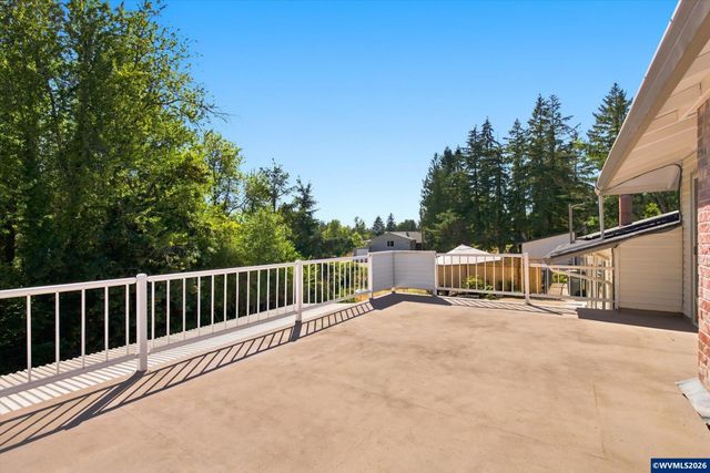 22479 S Penman Rd, Oregon City, OR 97045