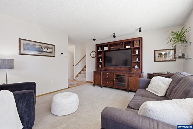 22479 S Penman Rd, Oregon City, OR 97045