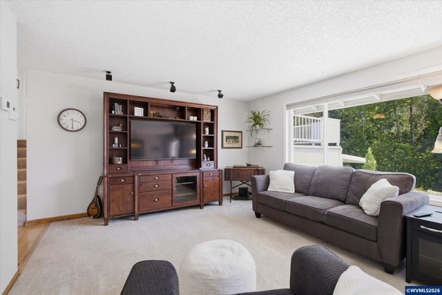 22479 S Penman Rd, Oregon City, OR 97045