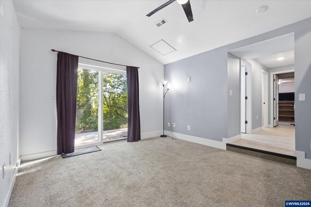 22479 S Penman Rd, Oregon City, OR 97045