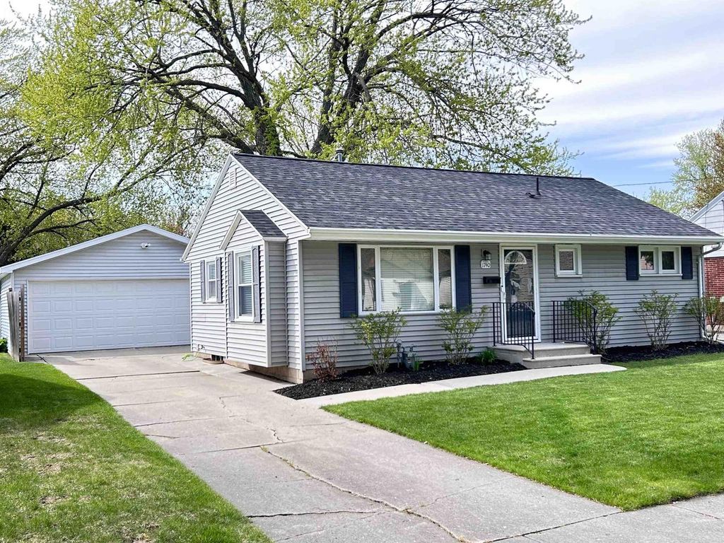 1740 13TH AVENUE, Green Bay, WI 54304