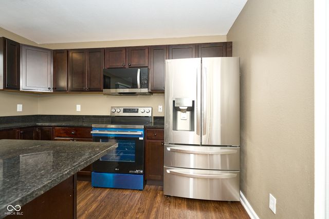 827 Treyburn Lakes Way, Indianapolis, IN 46239