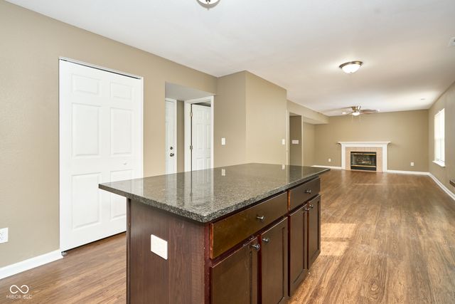 827 Treyburn Lakes Way, Indianapolis, IN 46239