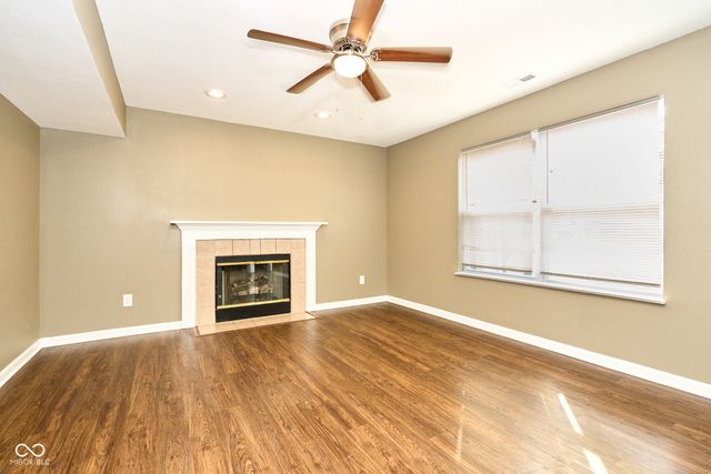 827 Treyburn Lakes Way, Indianapolis, IN 46239