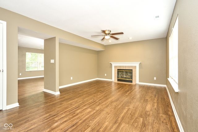 827 Treyburn Lakes Way, Indianapolis, IN 46239