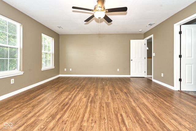 827 Treyburn Lakes Way, Indianapolis, IN 46239