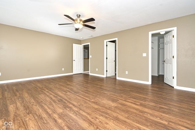 827 Treyburn Lakes Way, Indianapolis, IN 46239